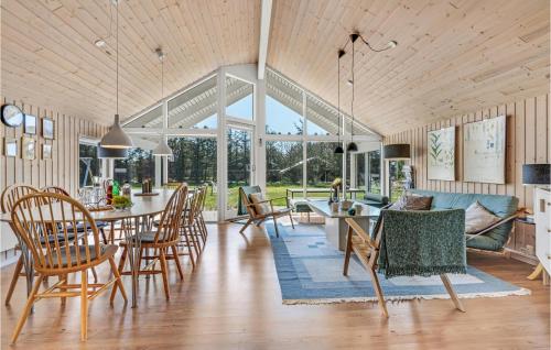 Χώρος καθιστικού στο Holiday Home Redningsstien