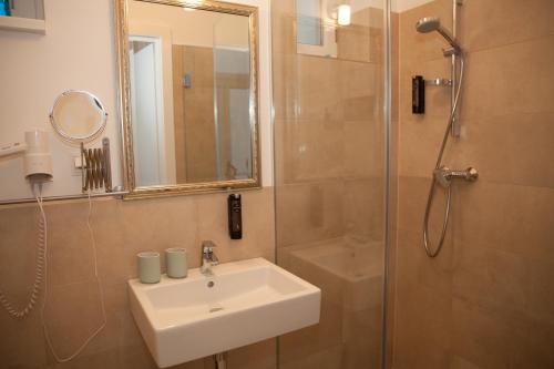 Traumwohnung Wiener Altbau - zentral-