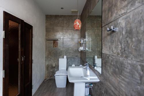 Un baño de The Twenty Lodge