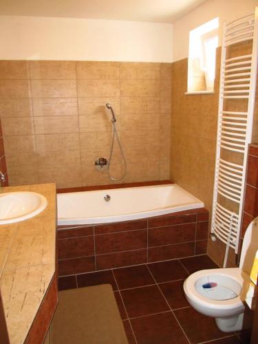 Koupelna v ubytování Holiday Home U Čápů