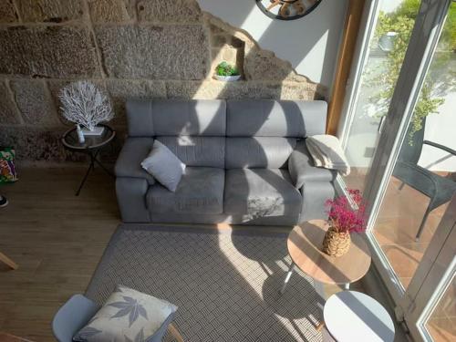 A seating area at Ático Almuiña.