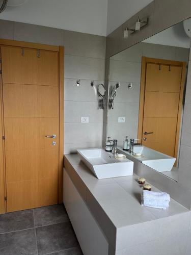 LAN'S Apartment - Image 11