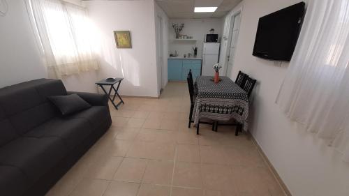 Fotografie z fotogalerie ubytování Nature Escape! Cozy Caravan Stay in Golan Heights v destinaci Nov