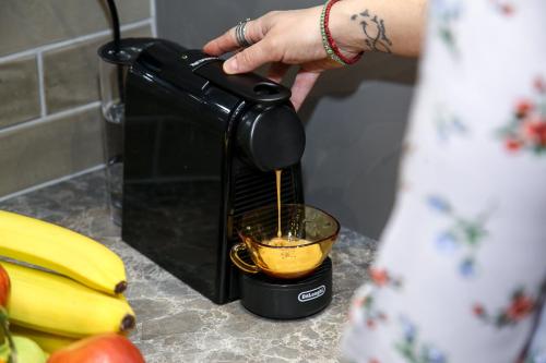 Kemudahan buat kopi dan teh di Caravin Wanderhome Nea Ionia, 5 min from Metro station