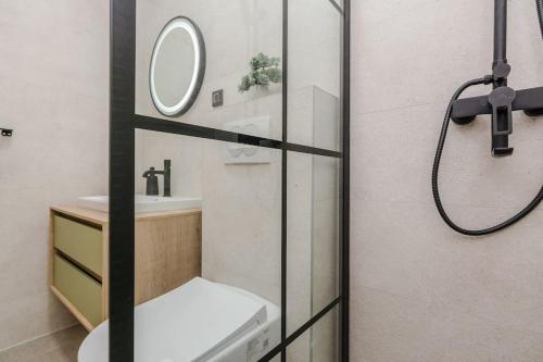 Gallery image of Villa Grioni, beach front villa with jacuzzi in Novalja