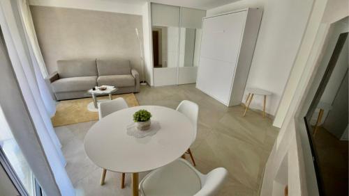 Area tempat duduk di Charmant Studio - Centre ville de Cannes