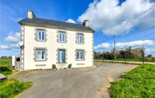 Awesome Home In Poullaouen With Wifi And 3 Bedrooms