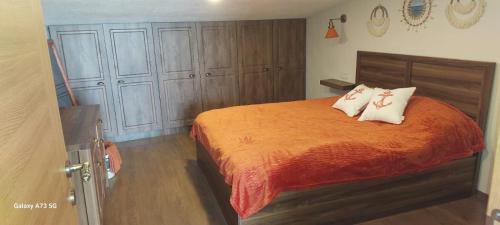 Ένα ή περισσότερα κρεβάτια σε δωμάτιο στο GorkyHouseUrla