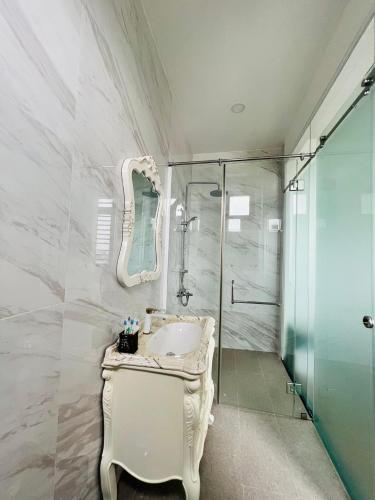 Ένα μπάνιο στο GIA BẢO TÂY ĐÔ 4 Hotel