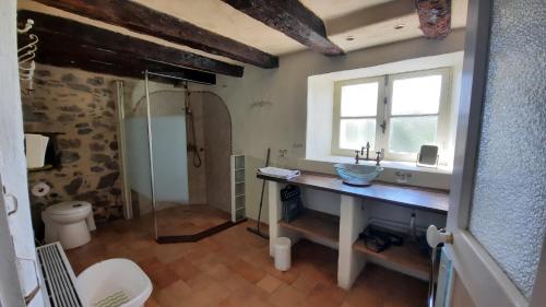Ένα μπάνιο στο Le Hameau du Pagnon