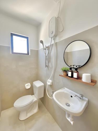 Koupelna v ubytování NEW Modern Suite near Airport & Beach