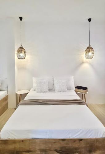 Postel nebo postele na pokoji v ubytování NEW Modern Suite near Airport & Beach