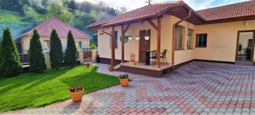 Hős-Ceglédi Vendégház Miskolc -Önálló otthon, mely csak az Önöké 3510 Miskolc, Fő utca 121 kép - 3