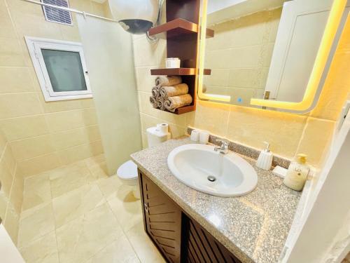 A bathroom at Selena bay