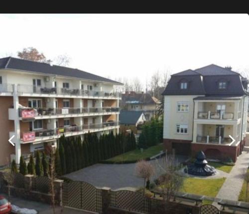 Budova, v ktorej sa apartmán nachádza