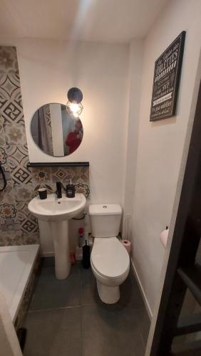 Ванная комната в Studio avec salle d'eau, wc et coin cuisine