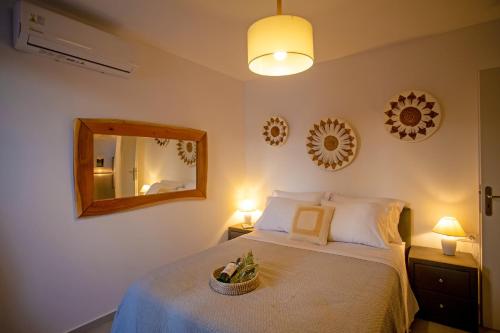 En eller flere senge i et værelse på Colors of Mykonos, Ano Mera Apartment