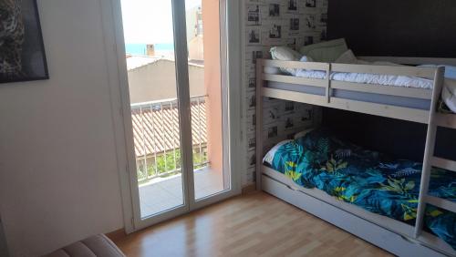 T4 89m2, Cap d'Agde, Secteur Falaise, Vue mer, Clim, 8 pers, WIFI, 100 m plage