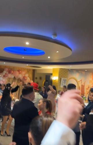 White Rose Hotel and Restaurantの宿泊客