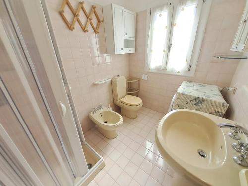 Appartamento in residence signorile tesisinde bir banyo