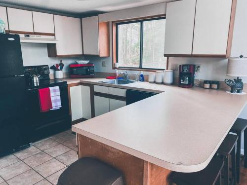 Gallery image of Chalet in The Woods in Hedgesville