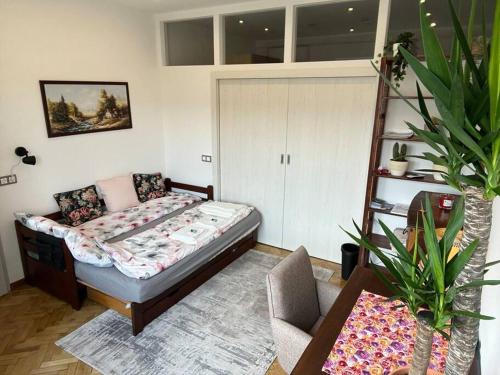 Awesome, 15 mins to center home 1143 Budapest, Hungária krt. 35., IV/180 kép - 3