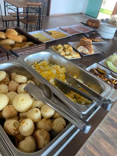 Makanan di atau berdekatan rumah tamu ini