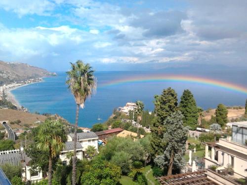 Gallery image of The Dolphins Guest House in Taormina