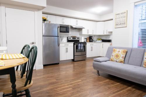 Afbeelding uit fotogalerij van Modern yet comfy 3 bed suite in Surrey in Surrey