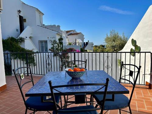 Casa con terraza y hermoso jardín comunal