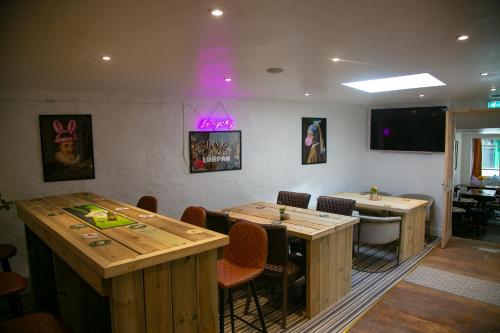 The Swan – Photos 3