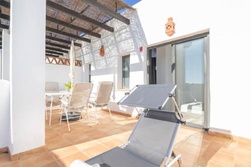 Sunset Sunshine Pool and Golf - Happy Rentals