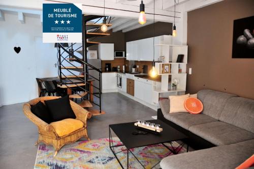 Η κουζίνα ή μικρή κουζίνα στο Orangerie de Cardet - Apartment L'Oranger