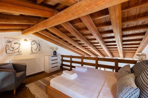 Ένα ή περισσότερα κρεβάτια σε δωμάτιο στο Villa Mesogea