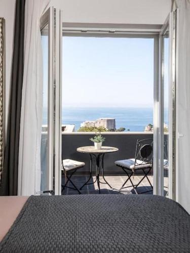 Bleu Villa - Three Bedroom Villa with Balcony and City view