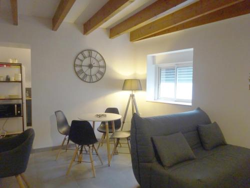 Duplex cosy 4 personnes GWENAELA proche centre ville WIFI, Parking gratuit