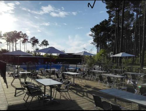 Galeriebild der Unterkunft Chalet*** tout confort à 5 km de la plage in Bias