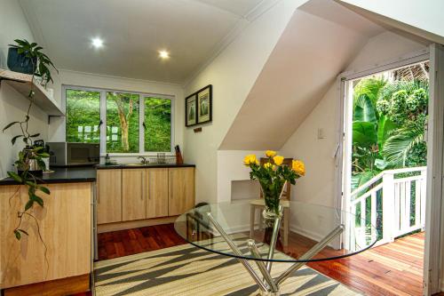 Dapur atau dapur kecil di Shelbourne Boutique Lodge