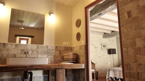 Ένα μπάνιο στο Le clos des abeilles