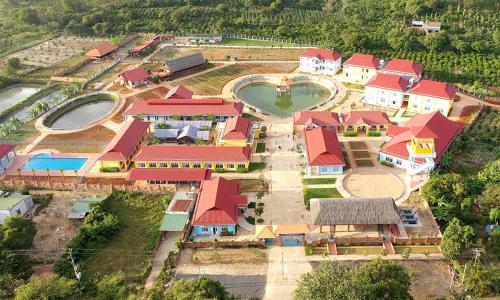 Kolam renang di atau dekat dengan Nhà May Mắn Krông Nô - Đăk Nông