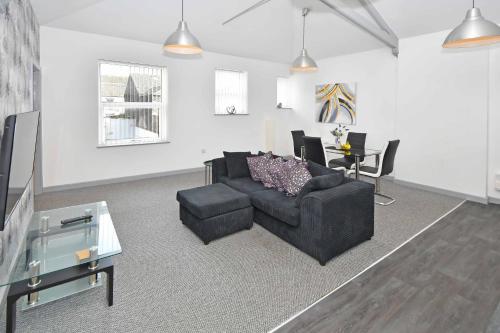 Χώρος καθιστικού στο Smithfield Apartments by YourStays - Gated Apartments with private car park in City Centre