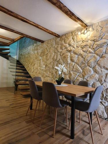 NEW VILLA IN OLD CENTER - Pag