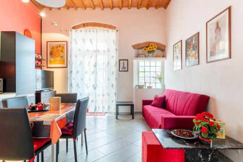 Piazza Sforzini Cozy Apartment near the Sea!