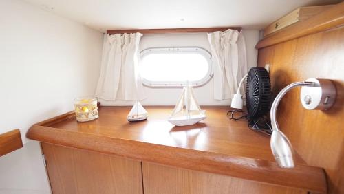 Photo de la galerie de l'établissement voilier Santa Clara, à Leucate