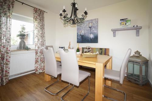 Φωτογραφία από το άλμπουμ του Ferienhaus Kiebitz mit Sauna σε Cappel-Neufeld