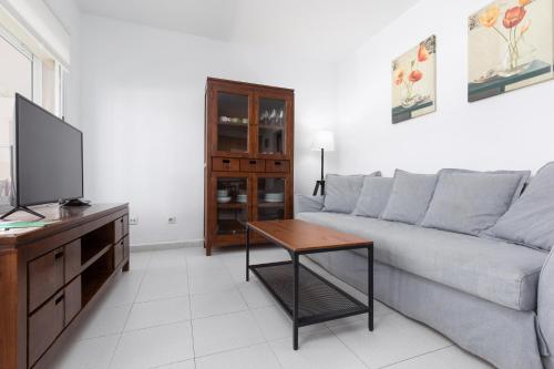 Home2Book Bright Apartment with Pool & Terrace