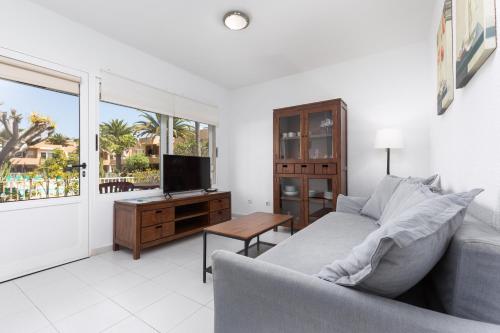 Home2Book Bright Apartment with Pool & Terrace