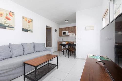 Home2Book Bright Apartment with Pool & Terrace