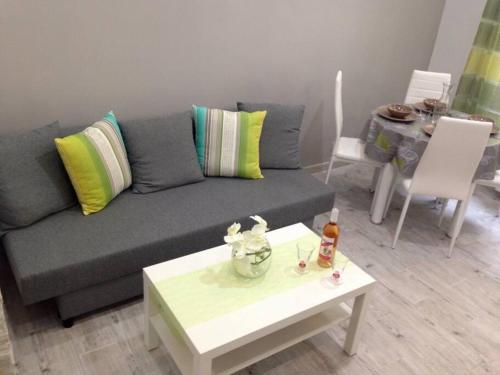 L32 Mozart 2 Bedrooms, Ac, wifi, 10 mins beach