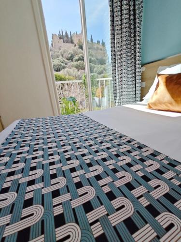 Un balcón o terraza en HOTEL DES CALANQUES